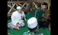Putra Mbah Moen Ingin...