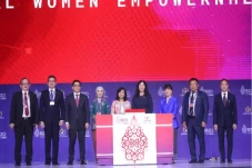 BCA Selaraskan Strategi...