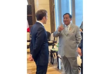 Prabowo Dampingi Jokowi:...