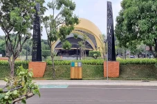 TMII Kembali Buka untuk...