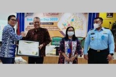 UT Raih Peringkat Pertama...