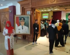 Anies Baswedan Hadiri...