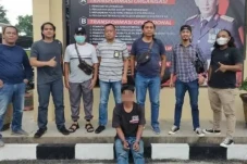 Biadab! Paman Ini Tega...