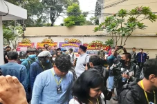 Rombongan Keluarga Korban...