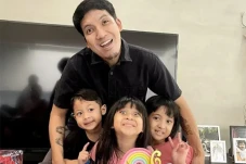 Profil Ketiga Anak Desta...