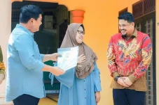 Serahkan Sertifikat...