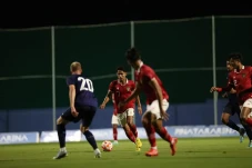 Lawan Timnas Indonesia...