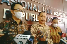 Keluarga Korban Tragedi...