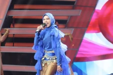 Perjalanan Bulan Harus...