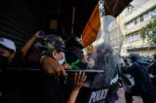 Unjuk Rasa Warnai KTT...