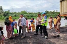 2 Bocah Terseret Arus...