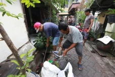 Pemkot Surabaya Inisiasi...