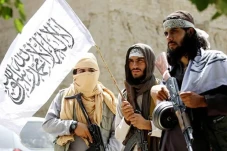 Taliban Larang Perempuan...