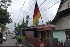 Warga Makassar Antusias...