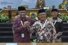 Kembali Jadi Ketum,...