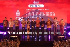 Dua Kementerian Berikan...