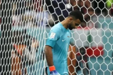 Kiper Qatar Saad Al...