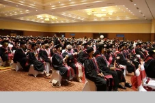 Universitas Bakrie Luluskan...