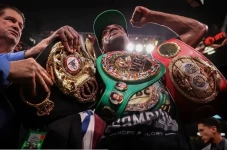 Duel Errol Spence vs...