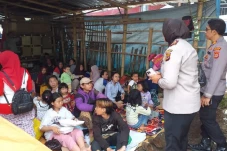 Hilangkan Trauma Gempa...