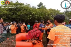 Kelelahan Berenang,...