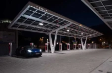 Tesla Miliki 40.000...