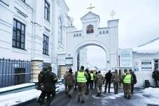 Ukraina Geledah Biara...