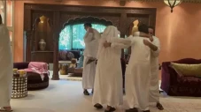 MBS Berlutut dan Berdoa...