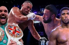 Tyson Fury Tertantang...