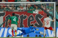 Profil Guillermo Ochoa,...