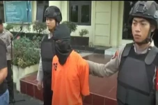 Terbakar Cemburu, Warga...