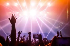 Fenomena Maraknya Konser...