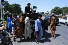 Taliban Hukum Cambuk...