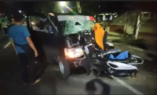 Pikap dan Motor Bertabrakan...