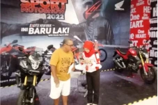 Honda Pamerkan Motor...