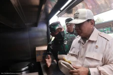 Momen Prabowo Cek Kelayakan...