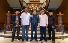 HT Diskusi dengan Wakil...