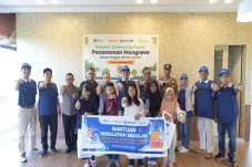 Pupuk Kaltim Tanam Ribuan...
