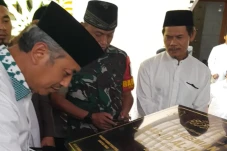 Wali Kota Jakarta Barat...
