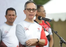 Rayakan 11 Tahun OJK...