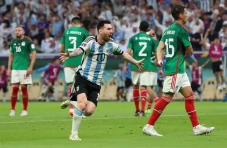 Hasil Argentina vs Meksiko:...