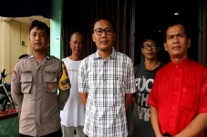 Geger, Seorang Nenek...