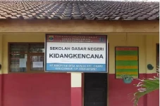 Luar Biasa! Ada 2 Sekolah...