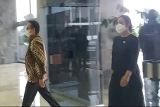 Antar Surpres Calon...
