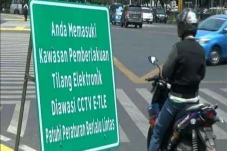 Pakai Pelat Palsu untuk...