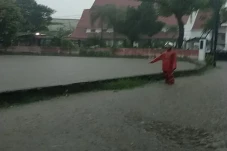 Kali Molek Pondok Gede...