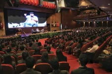 Di Depan Mahasiswa UPH,...