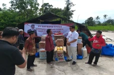 Pengusaha Bekasi Salurkan...