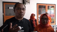 Pos Indonesia Salurkan...