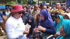 Pasar Murah, Pemkab...
